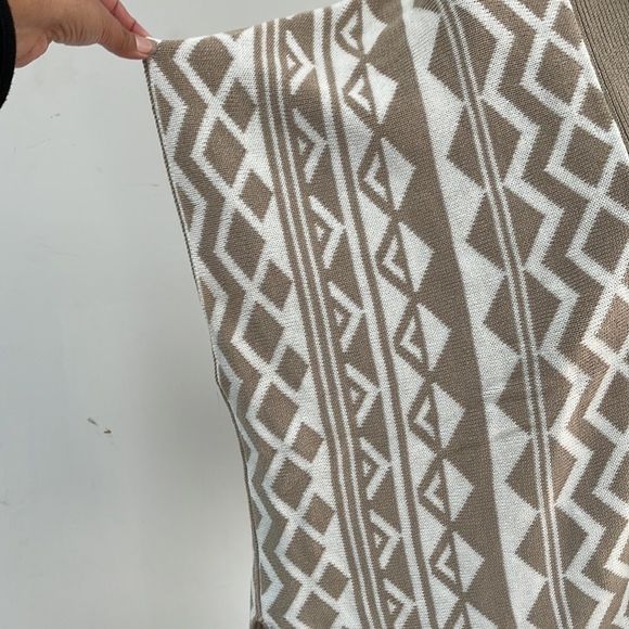 Old navy sweater shawl Aztec prints size M-L - Picture 3 of 9